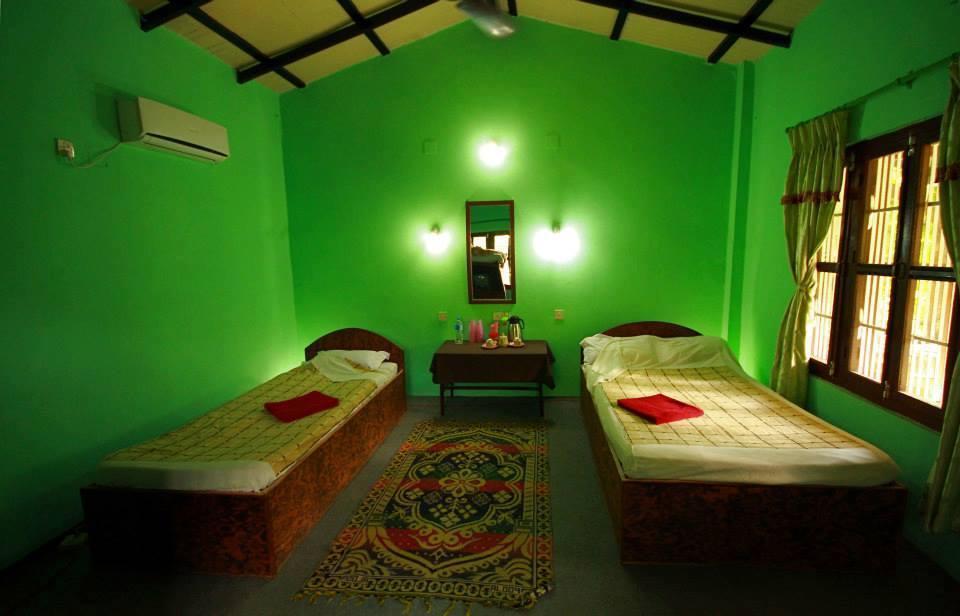 Chitwan Gaida Lodge Sauraha Extérieur photo