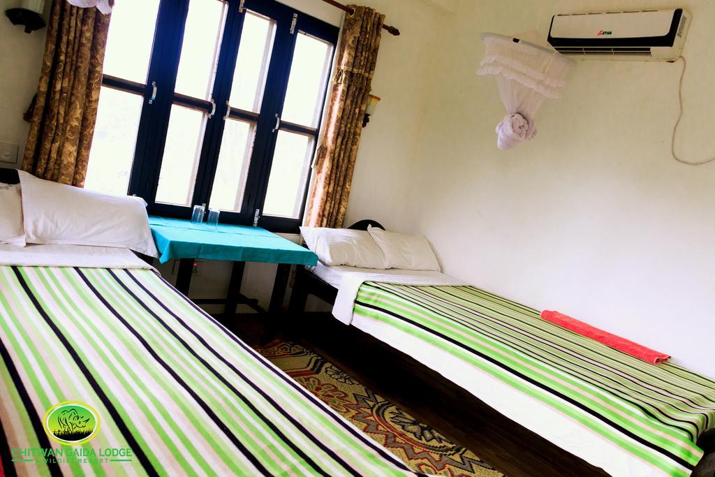 Chitwan Gaida Lodge Sauraha Extérieur photo